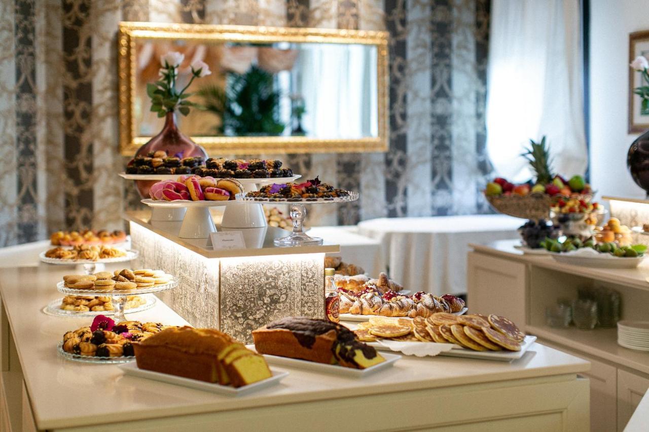 Hotel Mazzanti 밀라노마리티마 외부 사진
