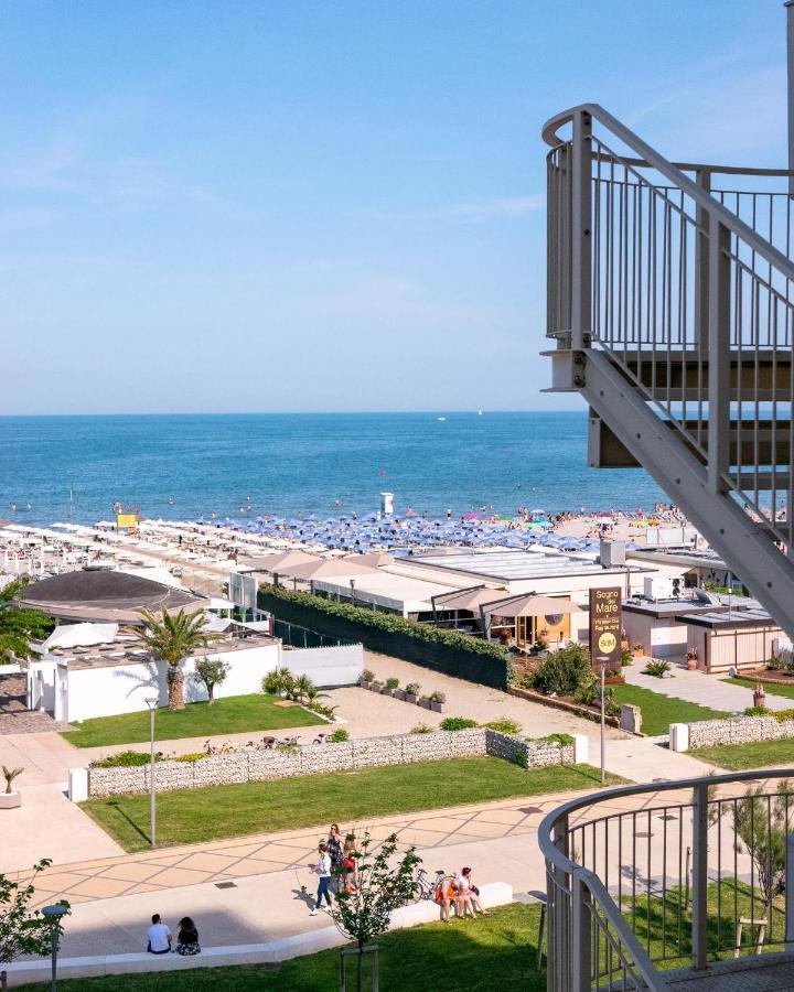 Hotel Mazzanti 밀라노마리티마 외부 사진